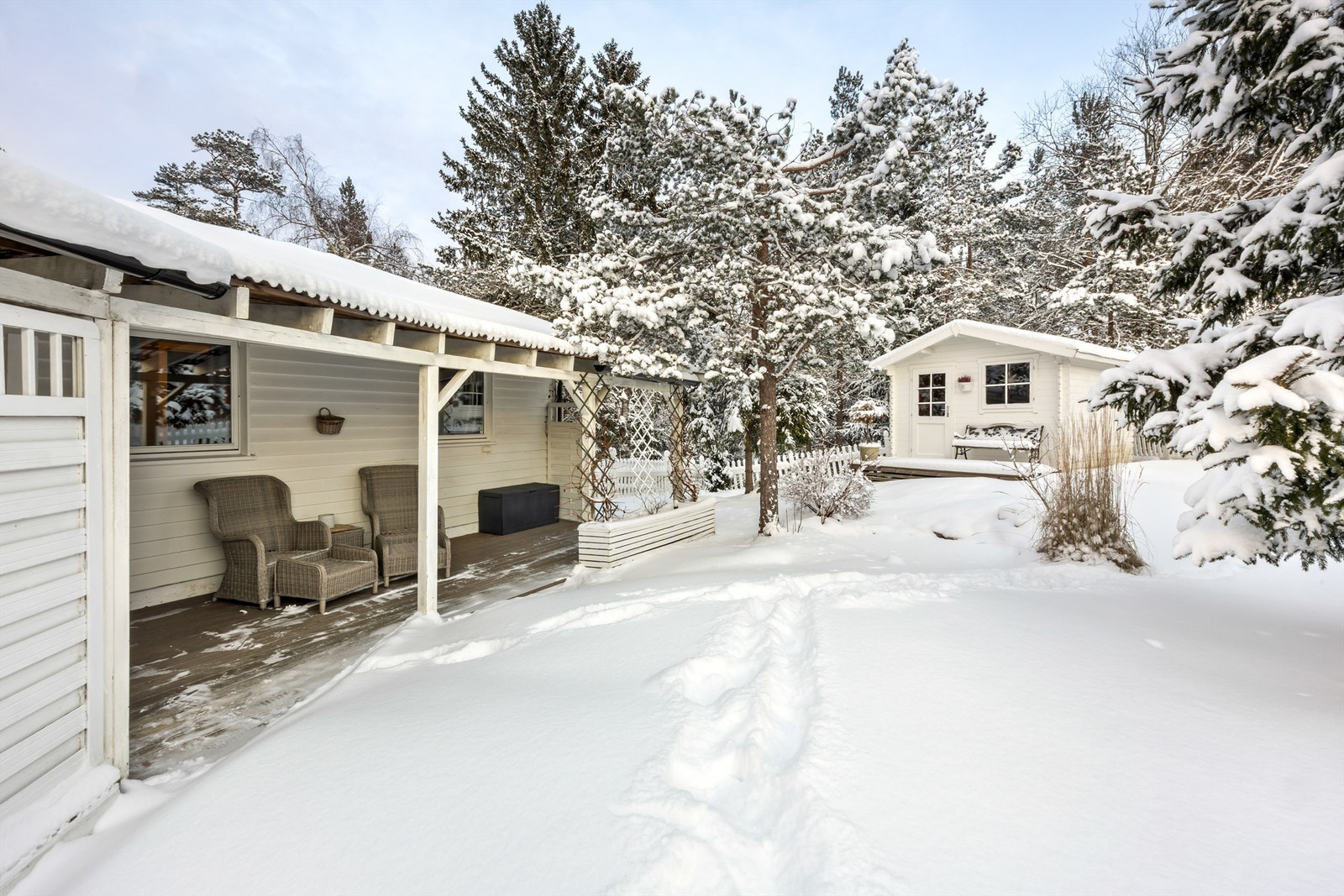 Pent opparbeidet hage med god plass til lek og aktiviteter Galleribilde