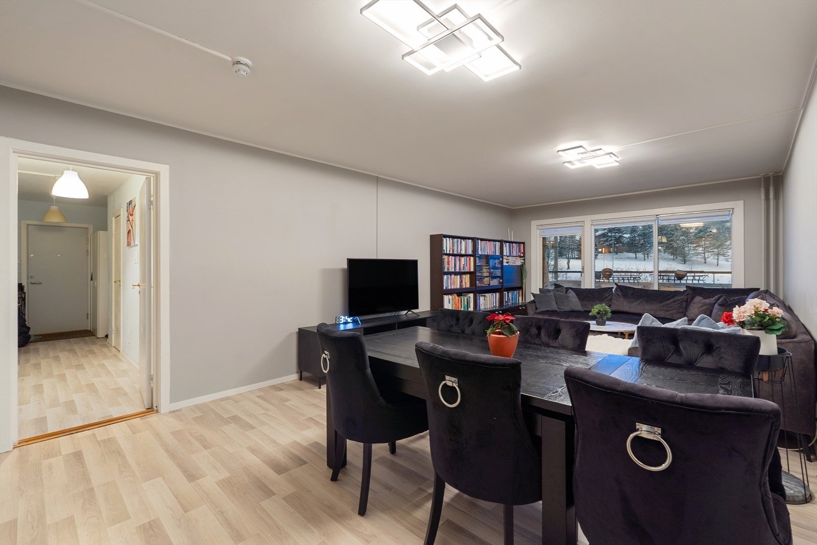 Spisegruppen tar plass i egen sone og inviterer til sosiale og hyggelige måltider med kjente og kjære. Galleribilde