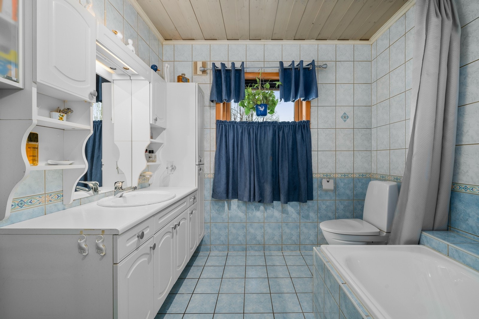 Bad 1. etasje Galleribilde