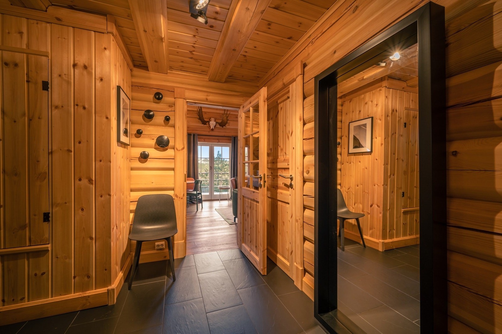 Flislagt hall med varme i gulv Galleribilde