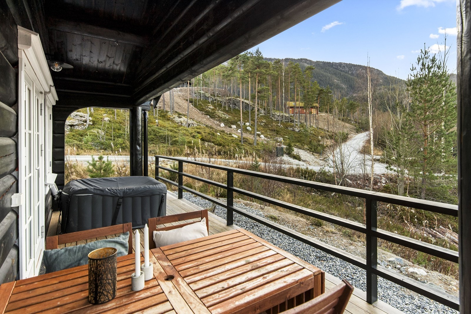 Hytten selges møblert (se salgsoppgaven for detaljer) Galleribilde