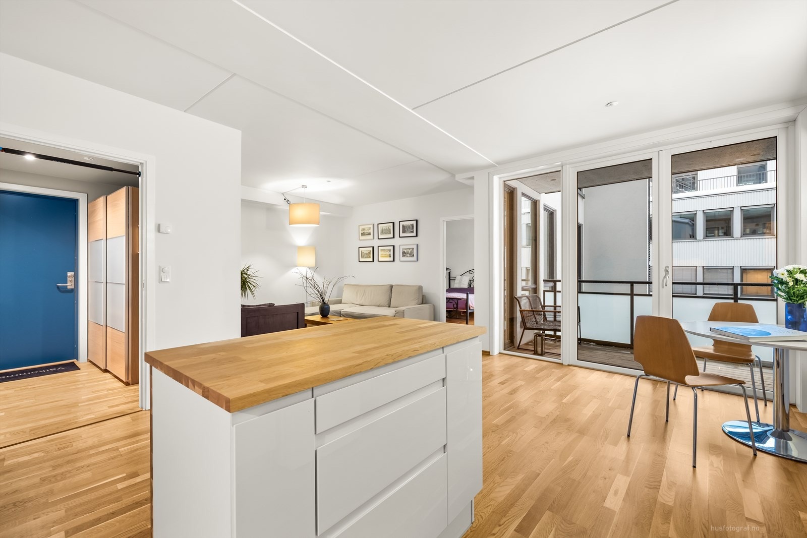 God standard med moderne og tidløse overflater. Galleribilde