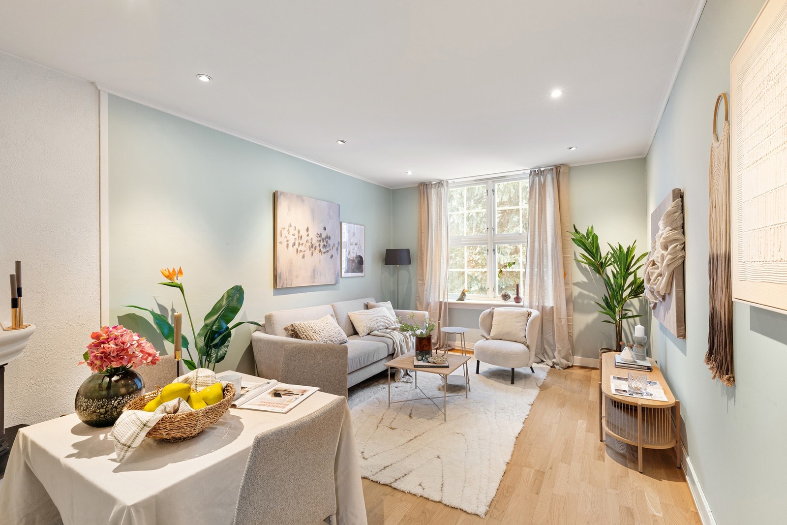 Pen, klassisk & gjennomgående 2-roms leilighet, rolig og tilbaketrukket beliggenhet på Rosenhoff. Foto: Hanne Bruland Galleribilde