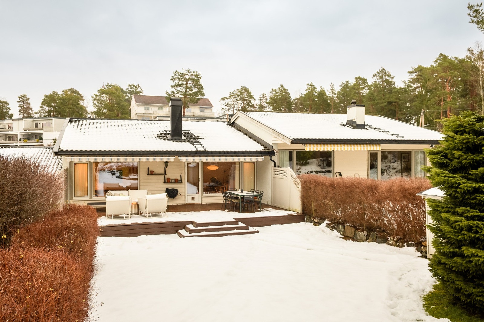 Hagesonen er vestvendt, lettstelt og gir gode muligheter for utendørs bruk store deler av året. Galleribilde