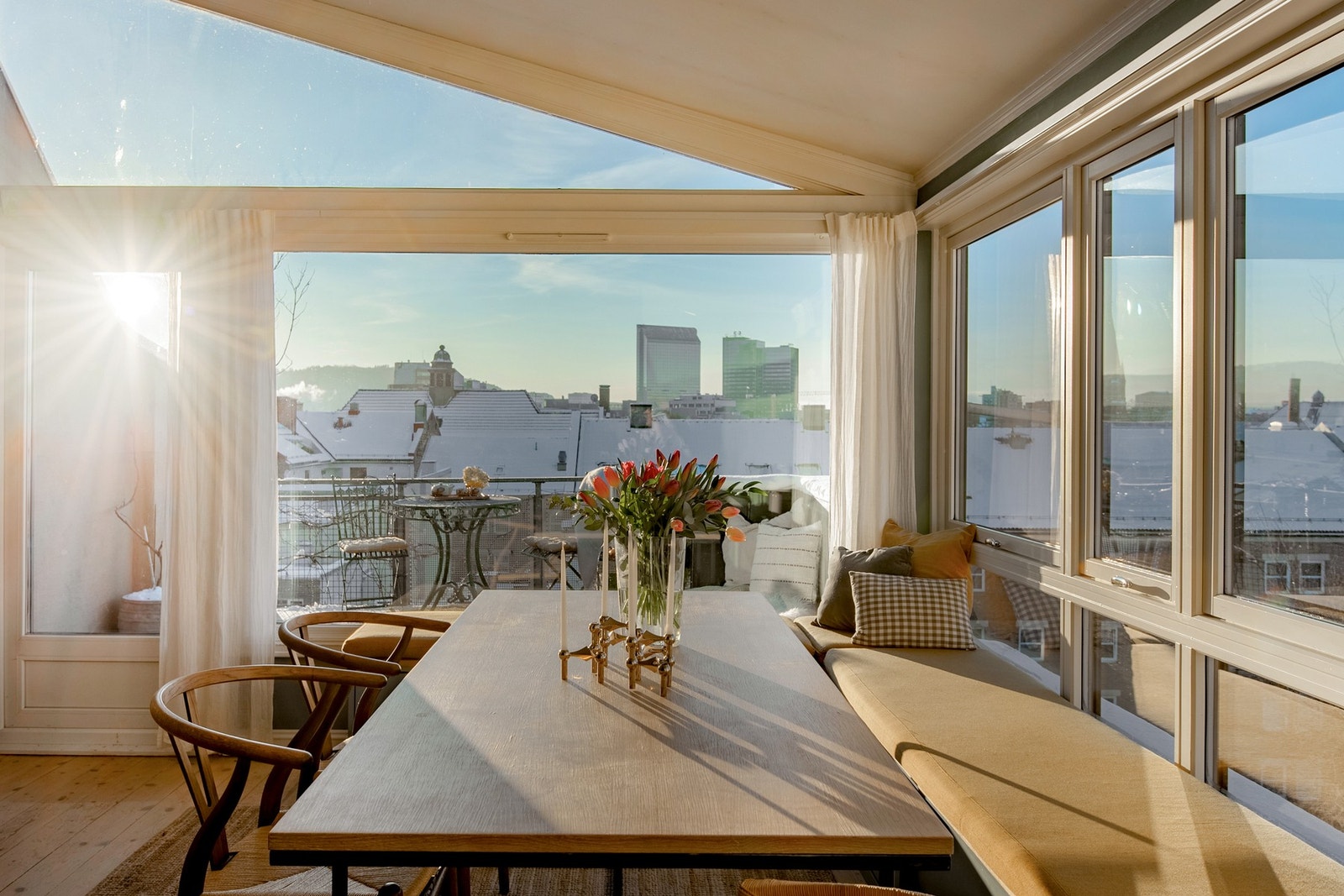 Boligens spisestue er et spektakulært rom helt utenom det vanlige. Galleribilde