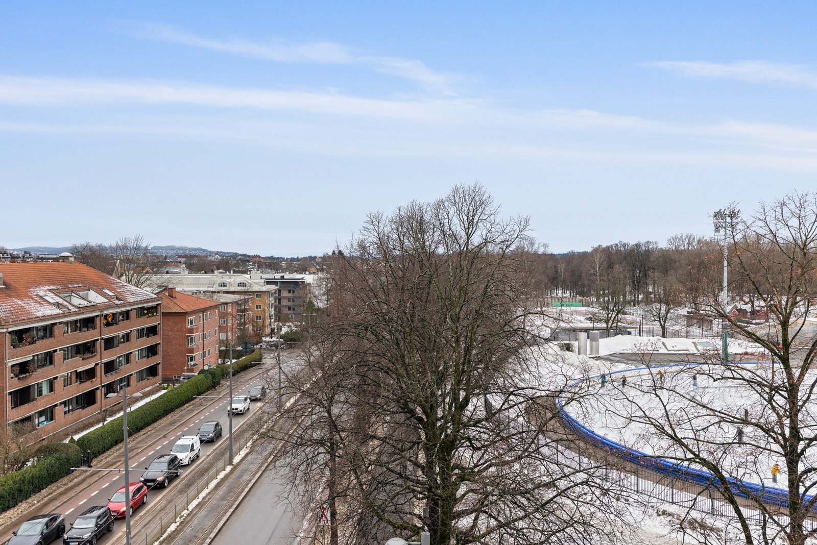 Fra balkongen er det utsikt mot Frogner stadioen og Frognerparken. Galleribilde