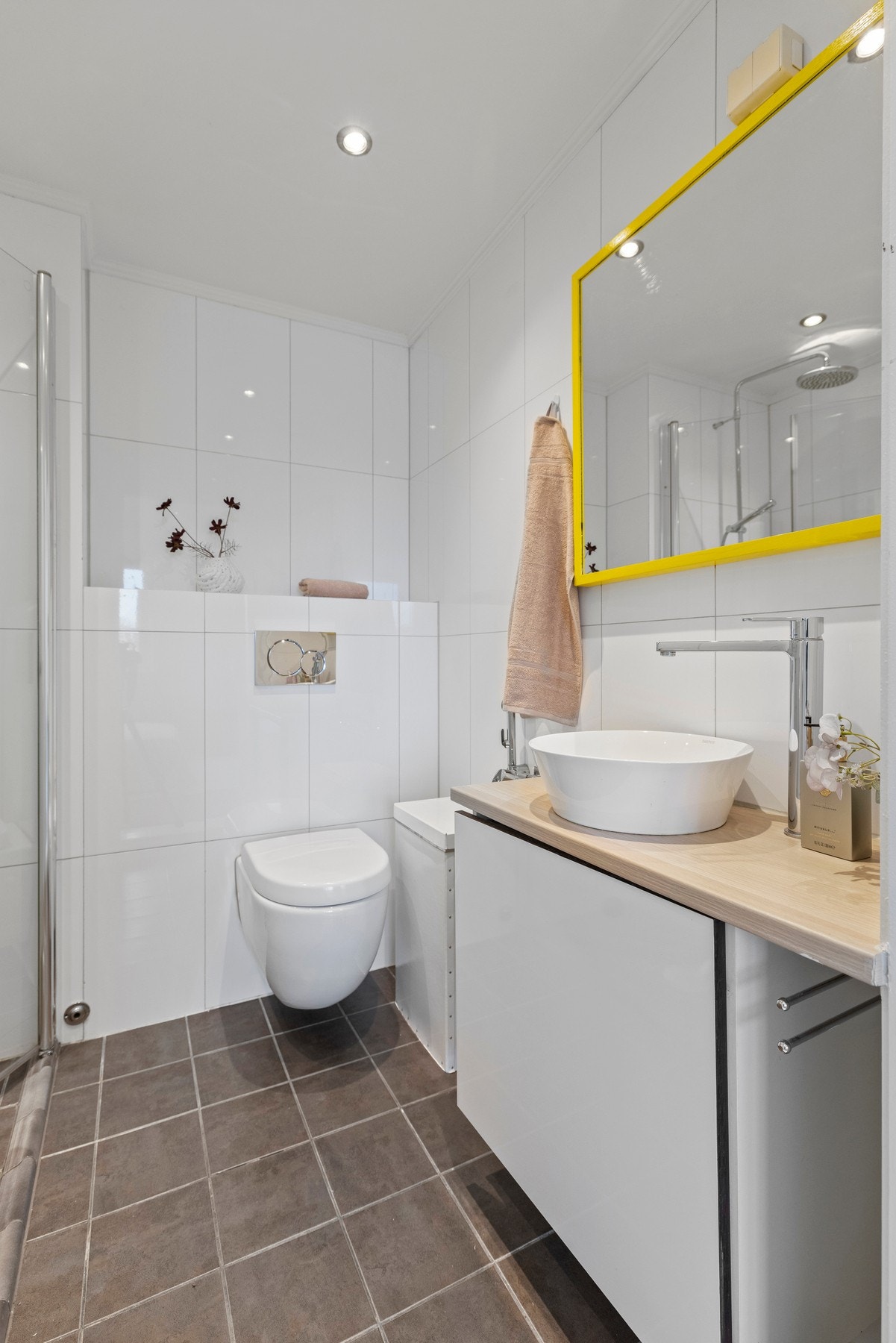 Badet haropplegg for vaskemaskin. Galleribilde