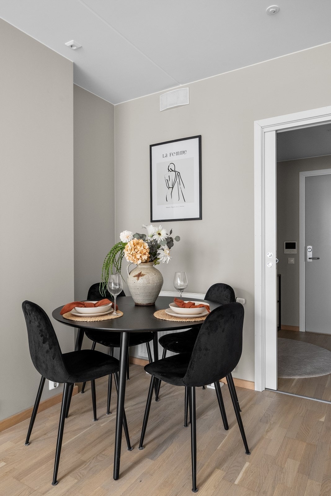 Her er det god plass til hyggelige måltider med venner og familie. Galleribilde