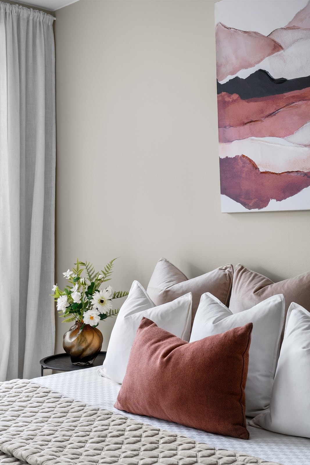 Soverommet har en rolig og behagelig atmosfære. Galleribilde