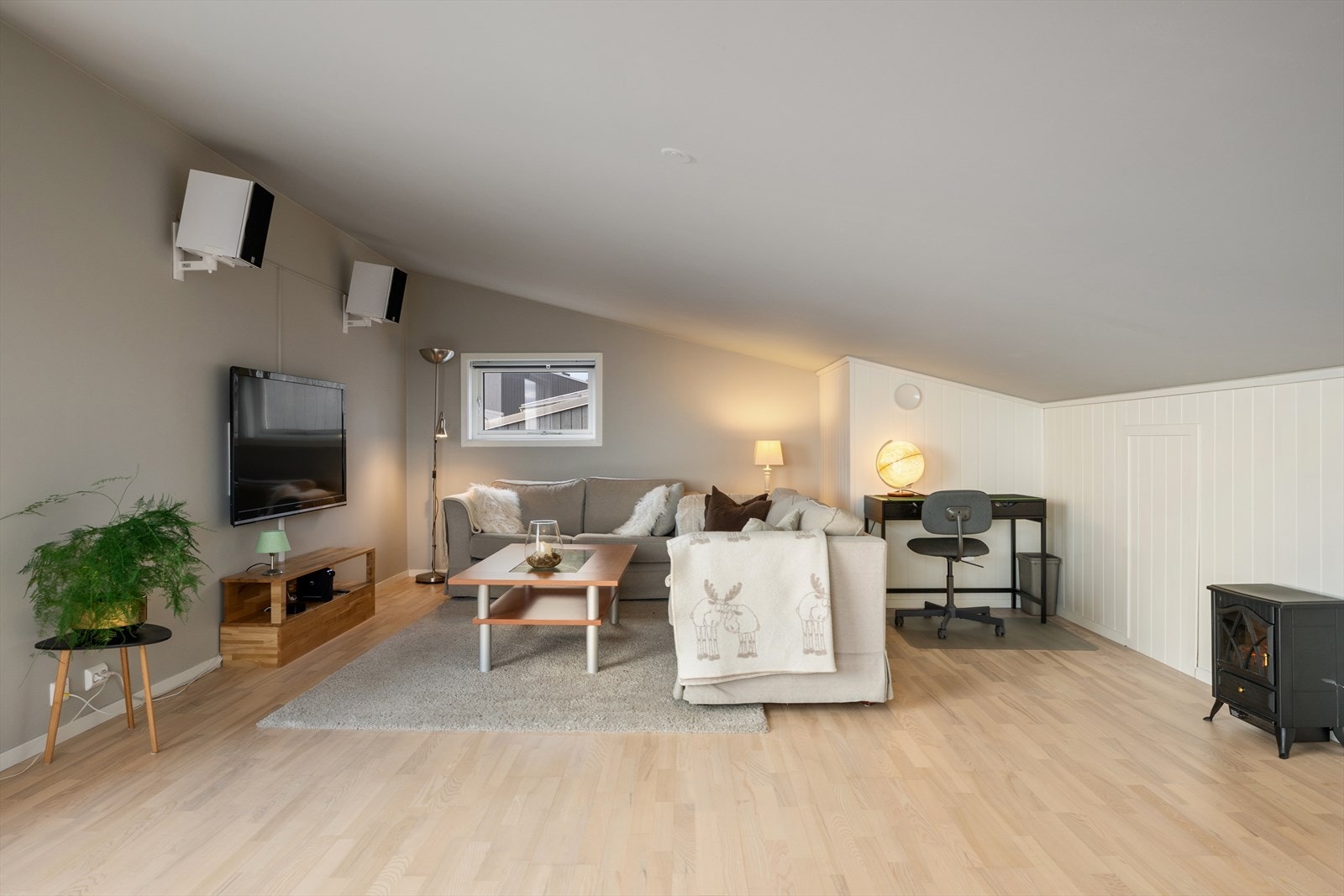 Loftstue Galleribilde