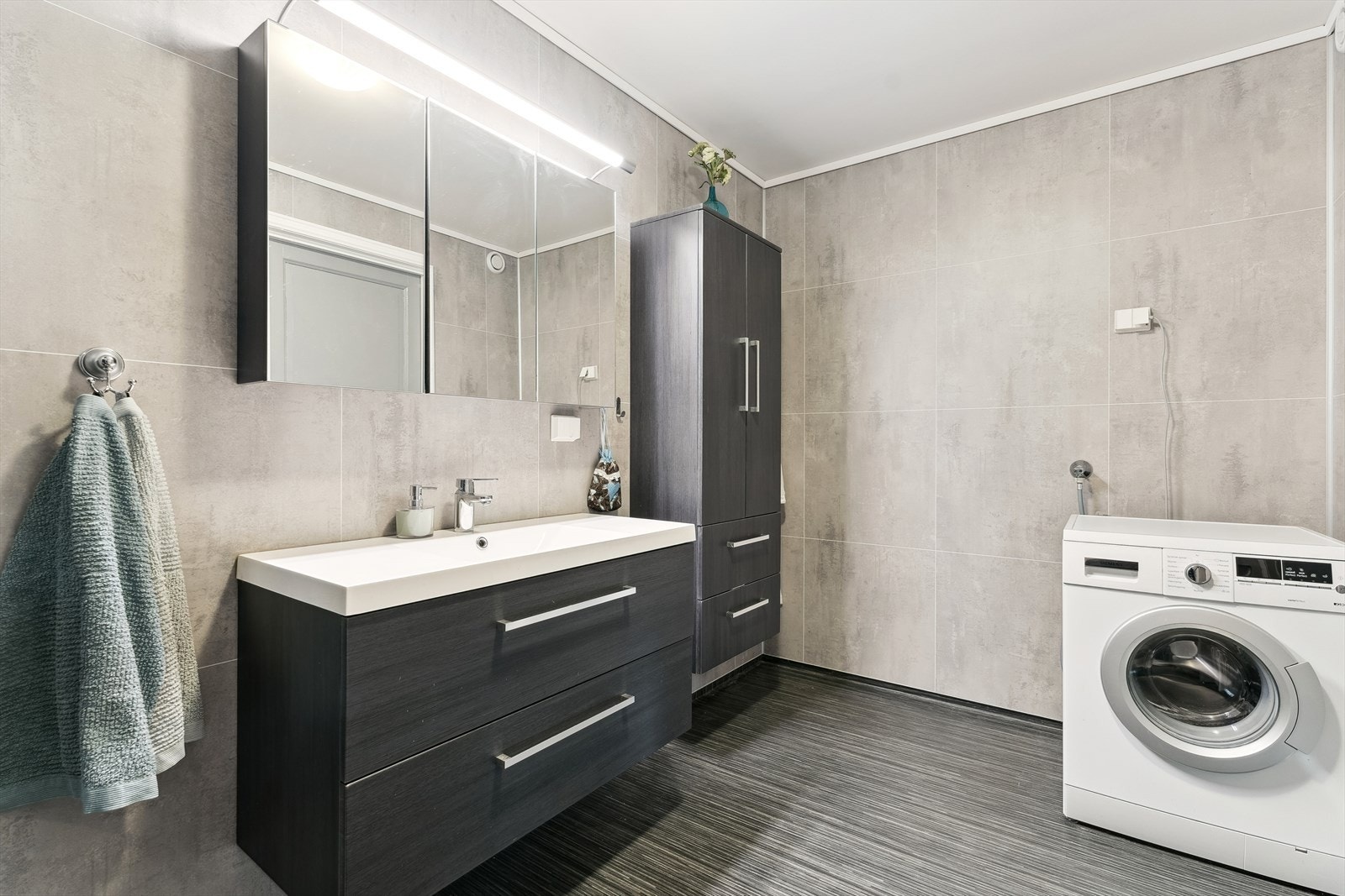 Med varmekablar i golvet blir badet ein god stad å starte dagen på. Galleribilde