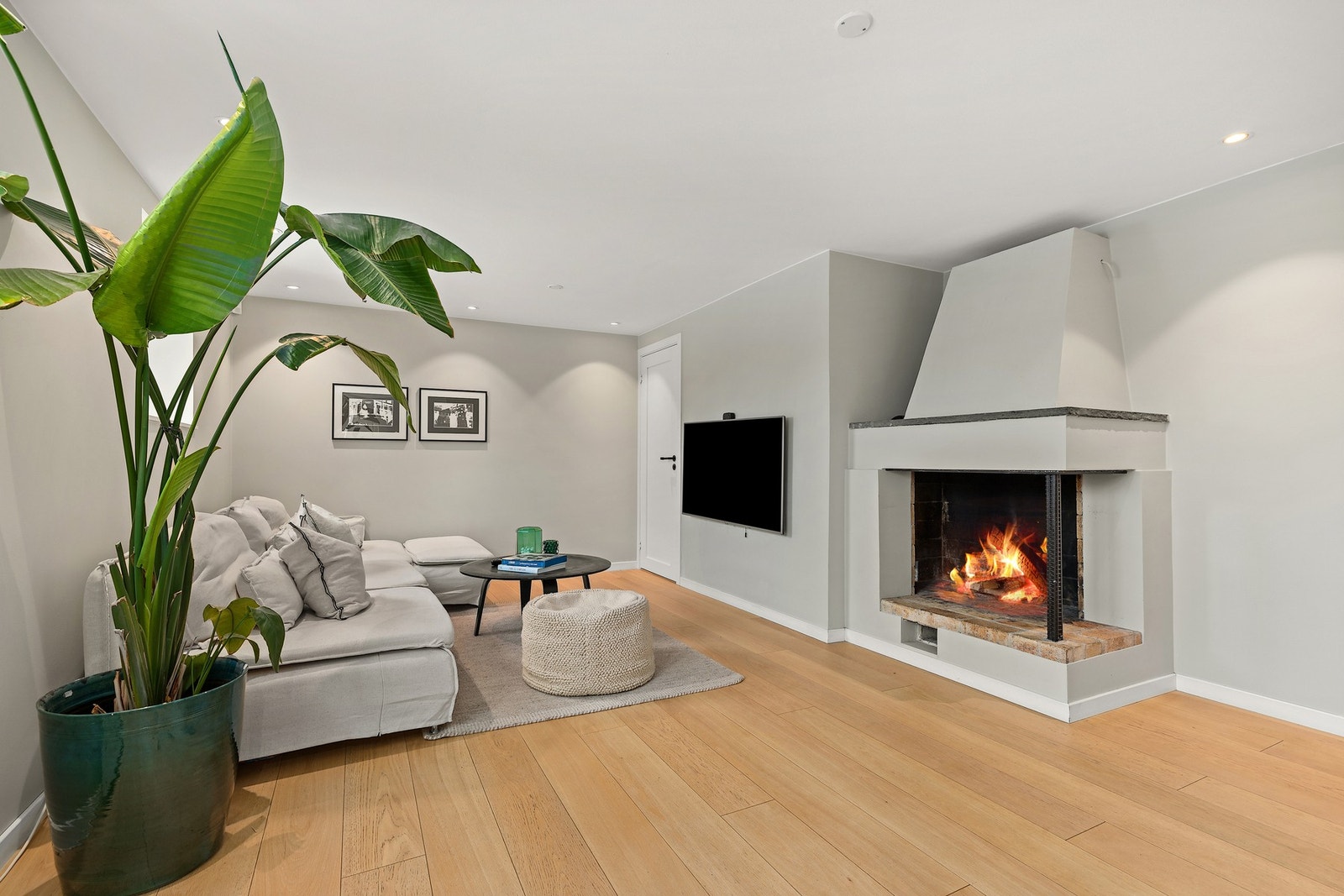 Stuen egner seg godt som TV-stue, lekerom eller ungdomsavdeling. Galleribilde