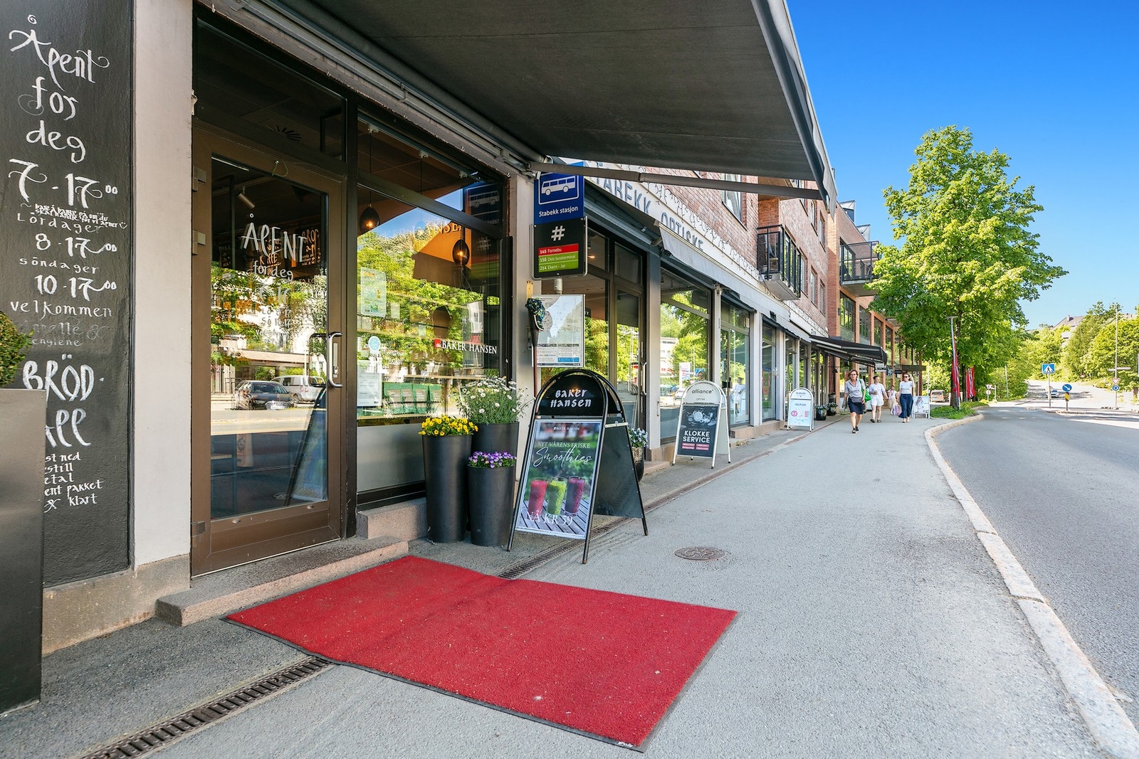 Stabekk byr på et levende handelssenter med et bredt utvalg av butikker og servicetilbud. Galleribilde