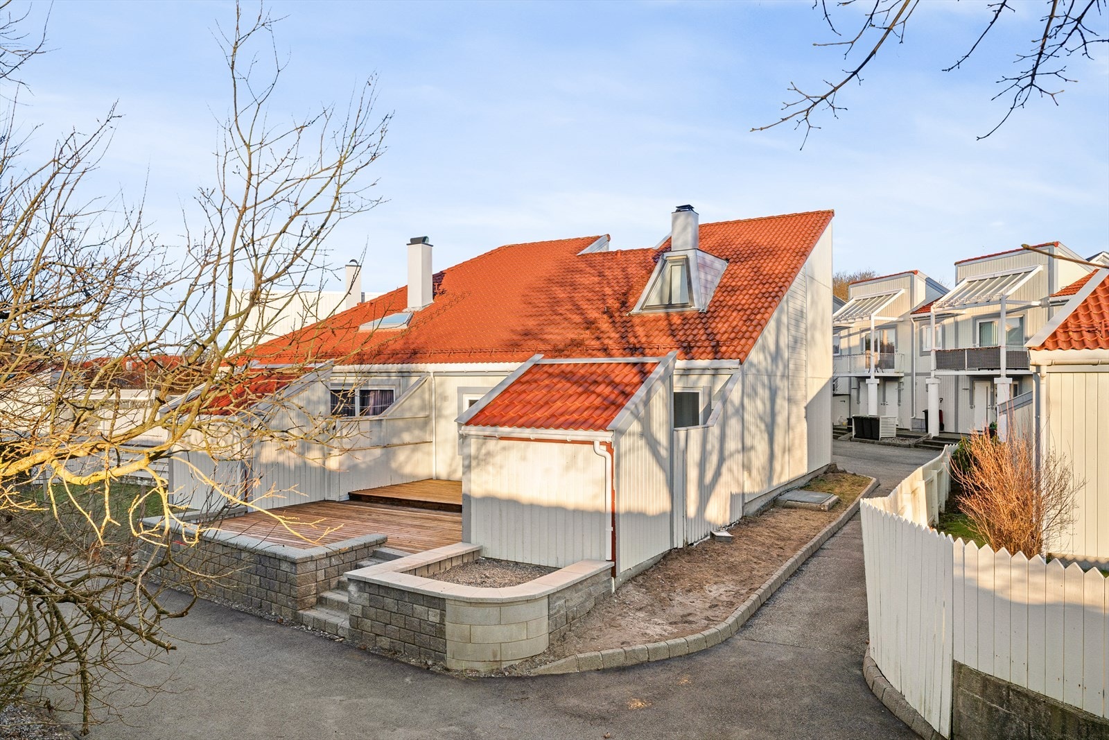 Uteområdet er sørvendt og byr på gode solforhold. Galleribilde