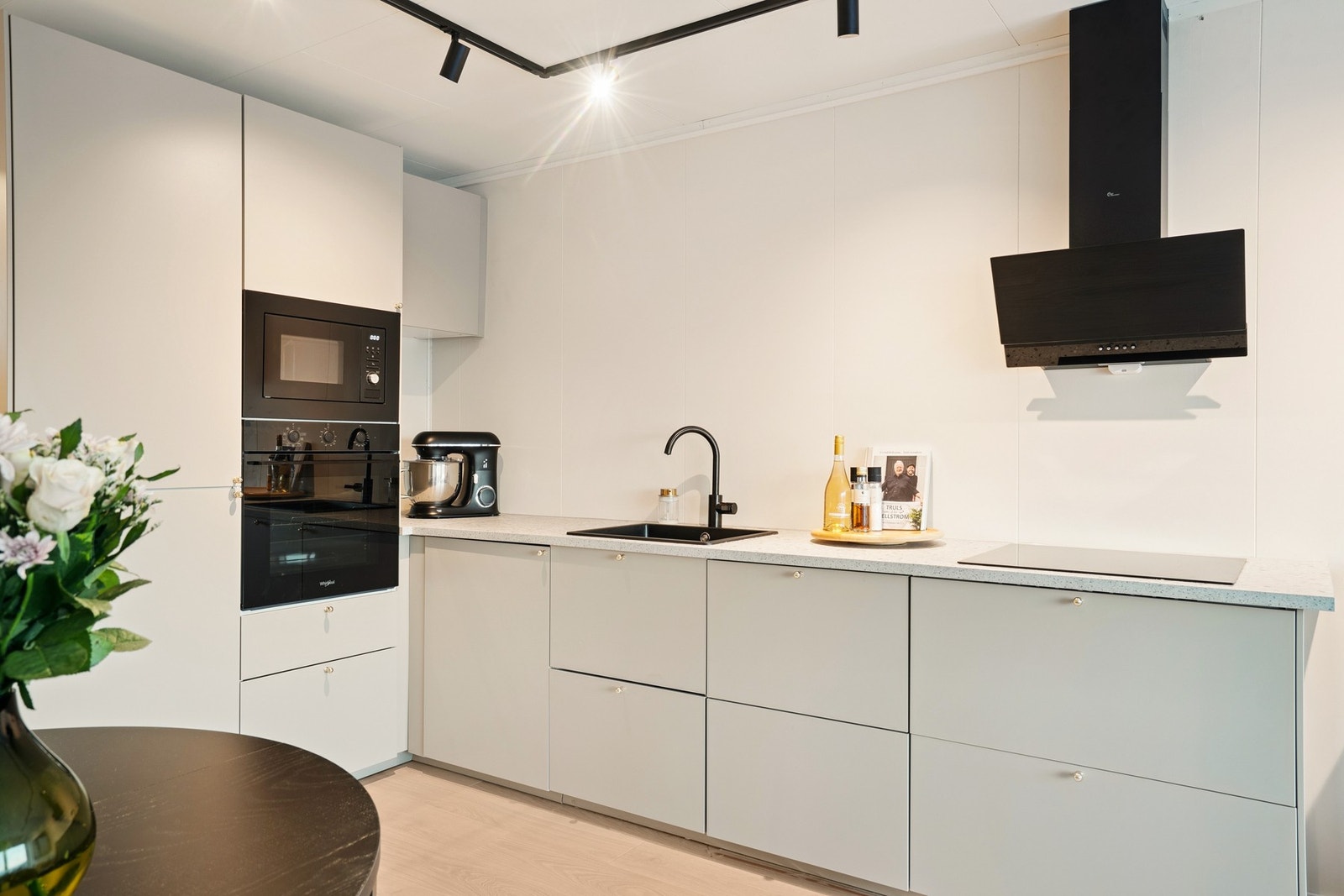 En oppgradert og lekker 2-roms i populært boligområde! Galleribilde