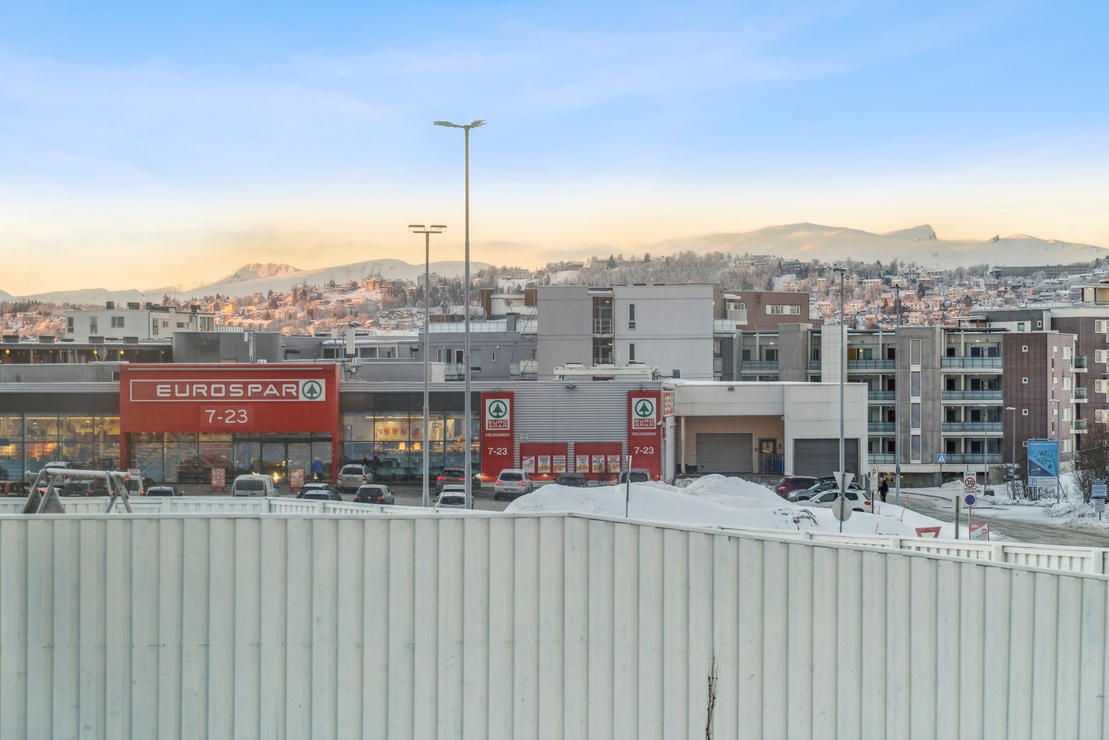 Kort vei til både Eurospar og Rema 1000! Galleribilde