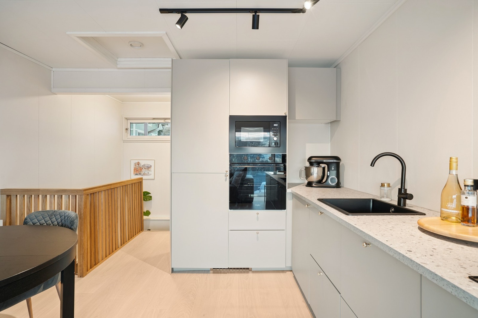 Kjøkken med integrerte hvitevarer! Galleribilde