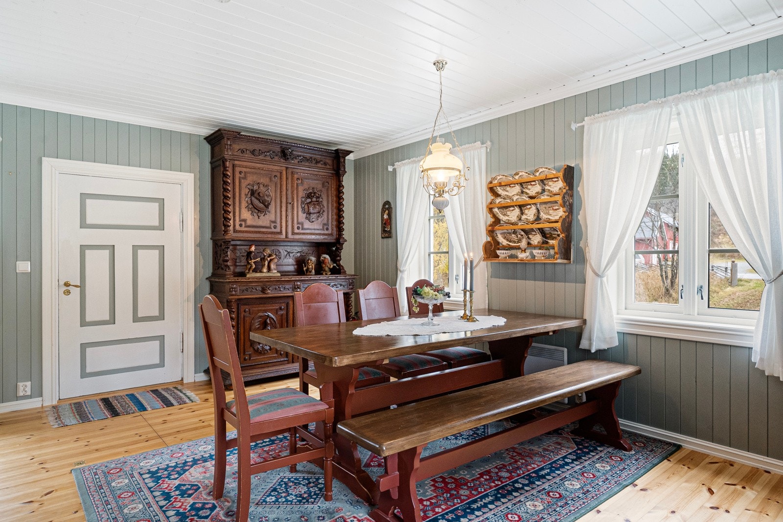 Skiftet vinduer i 2016/17 iht opplyst av eier. Vinduer er datert 2016 Galleribilde