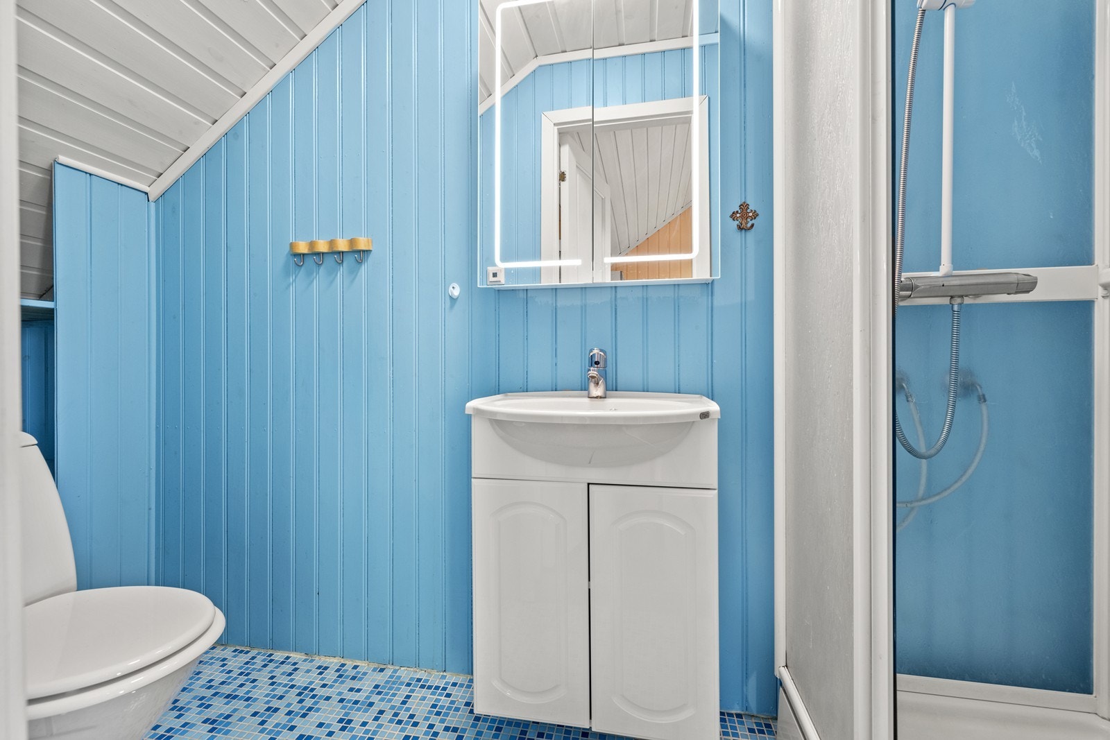 Bad i begge etasjer gir ekstra komfort Galleribilde