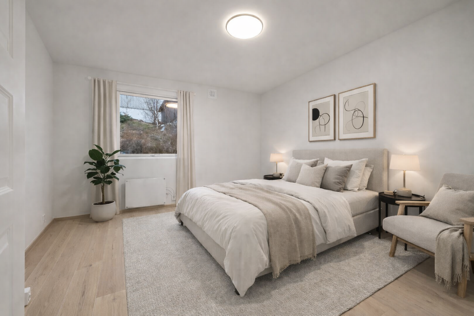 Bildet er digitalt stylet. Rommene egner seg godt som hovedsoverom, barnerom, gjesterom eller hjemmekontor, alt etter behov. Galleribilde