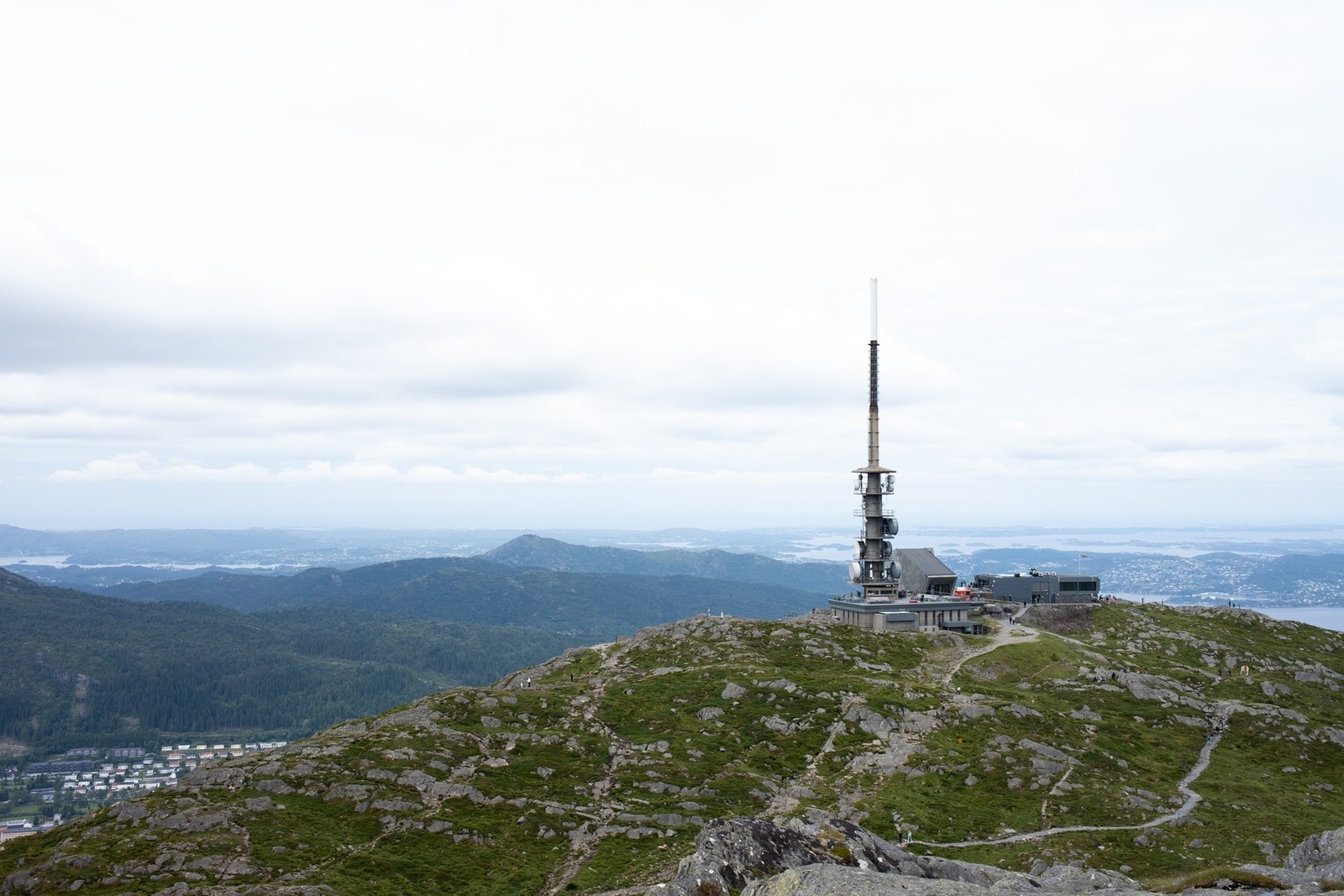 - Gode turmuligheter hvor turen kan starte fra leiligheten og til majestetiske Ulriken - Galleribilde