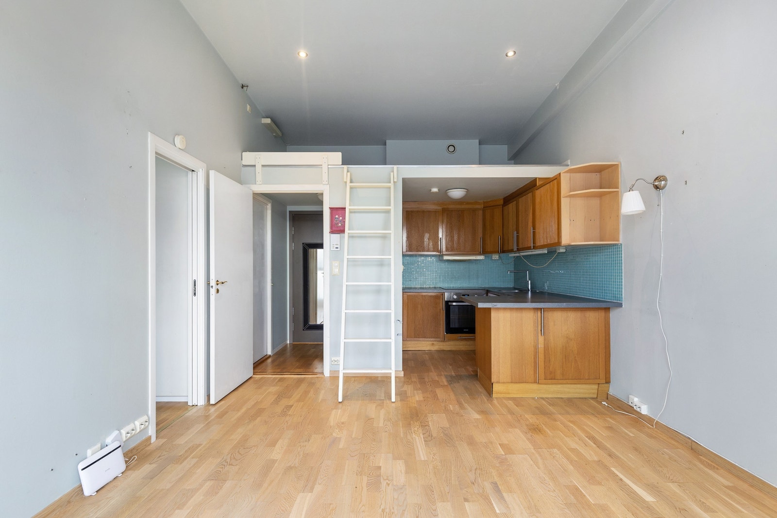 Leiligheten har en arealeffektiv planløsning med åpen stue- og kjøkkenløsning. Galleribilde