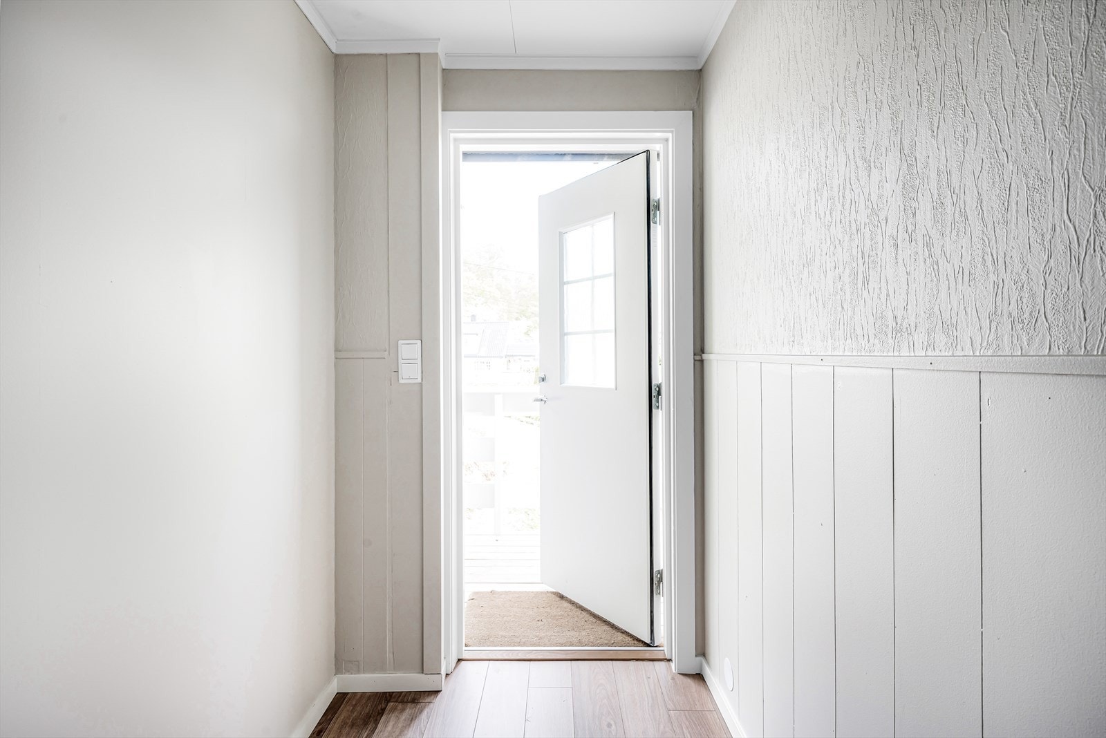 Inngangsparti med egen inngang fra uteområdet Galleribilde