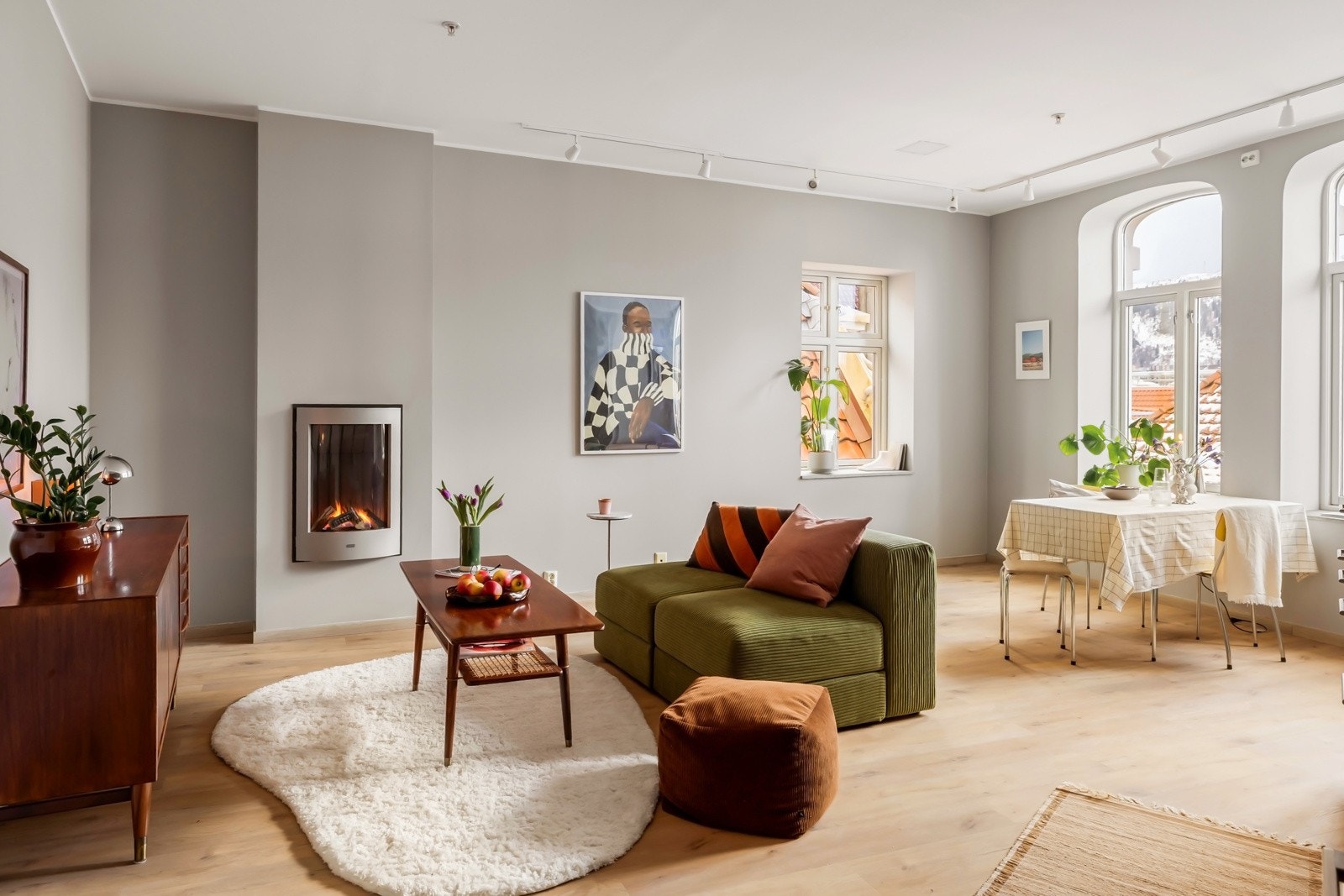 Et deilig rom som egner seg like godt til sosiale sammenkomster som rolig egentid. Galleribilde