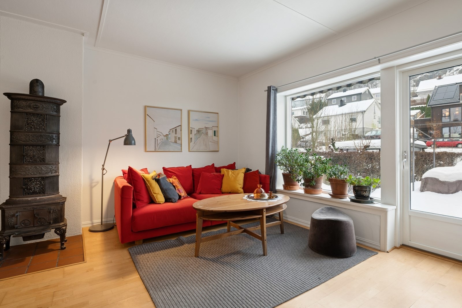 Fra stuen er det direkte utgang til en stor terrasse på ca. 60 m². Galleribilde