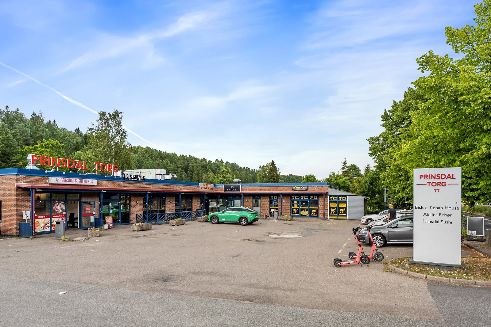 Prinsdal Torg ligger i nærheten. Her finner du bl.a. frisør, Prinsdal Sushi, Bislett kebab og restaurant. Galleribilde