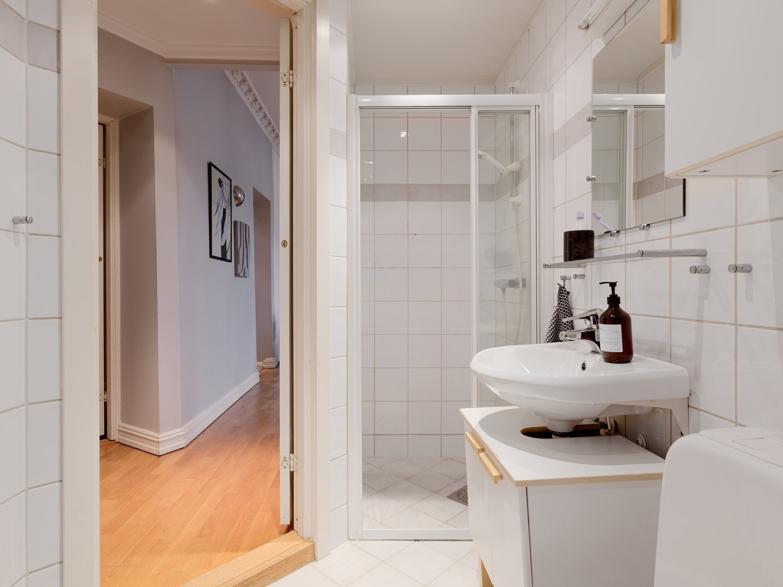 Det er varmekabler i baderomsgulvet. Galleribilde