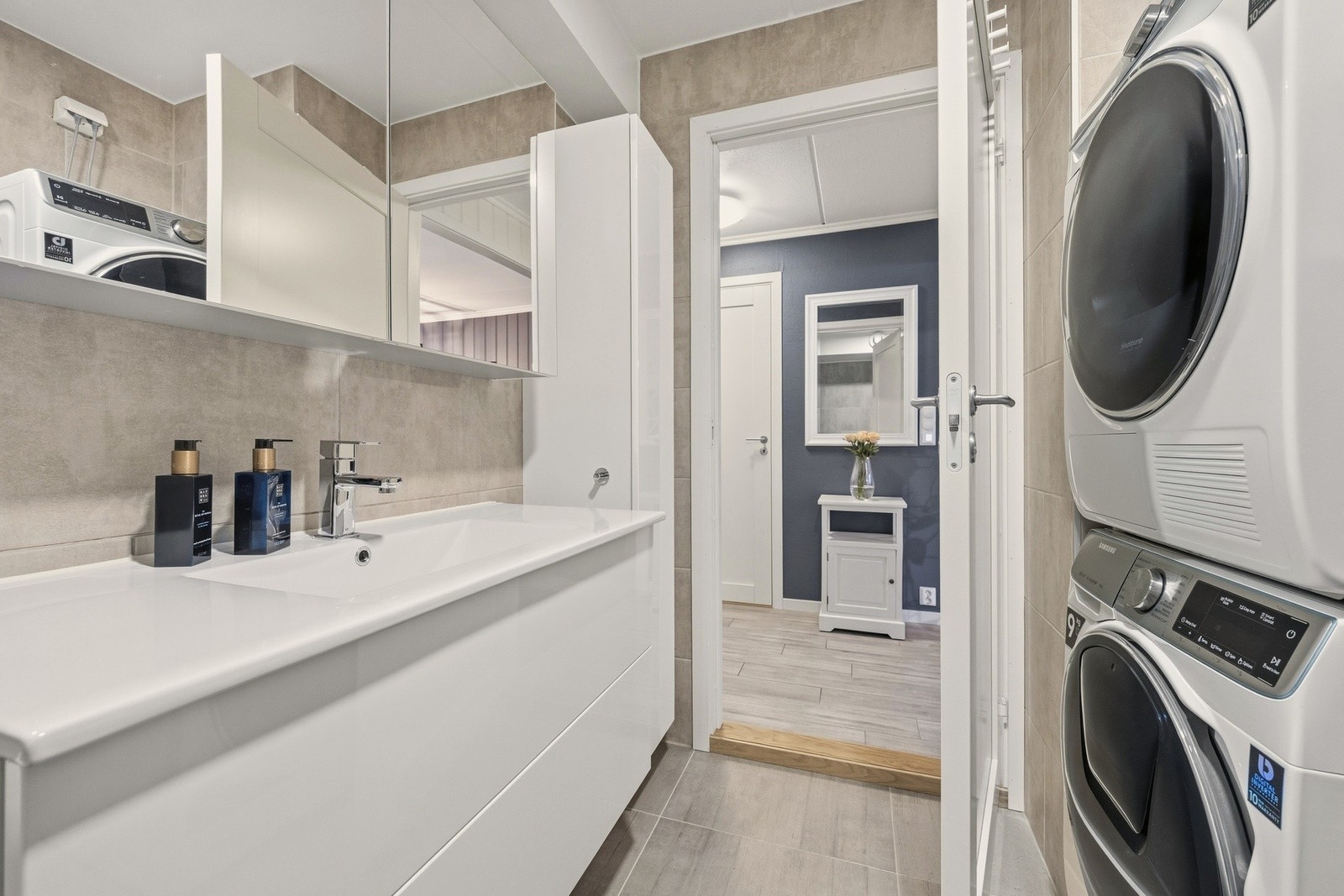 Det er opplegg for vaskemaskin og tørketrommel Galleribilde