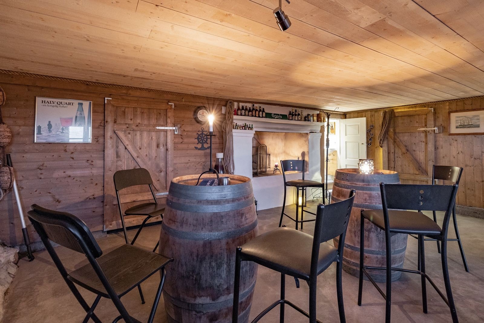 Hyggelig kjeller med bakerovn og gjestetoalett. Galleribilde