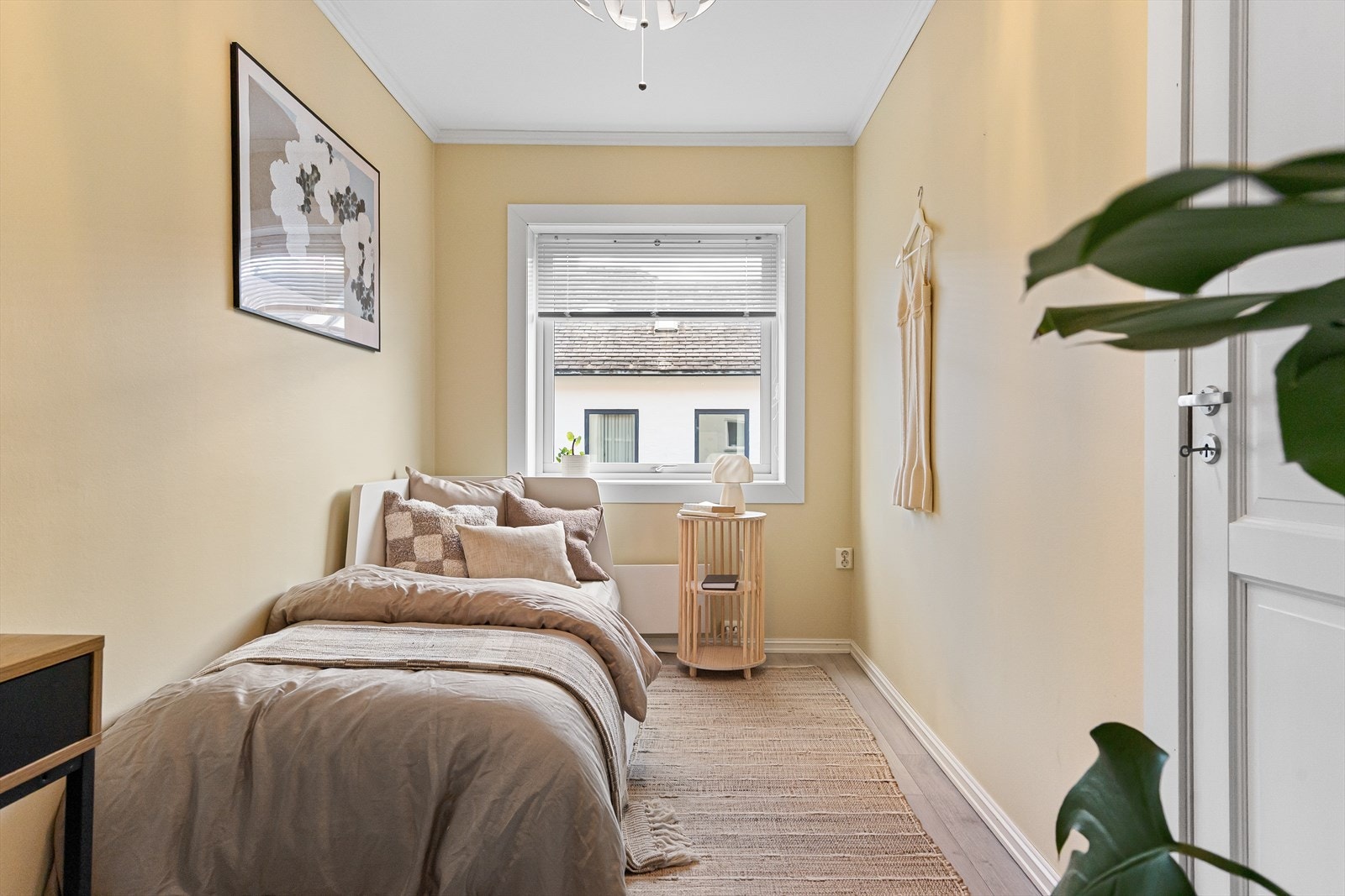 Det andre soverommet på ca. 8,65 m² passer godt som barnerom, gjesterom eller kontor. Galleribilde