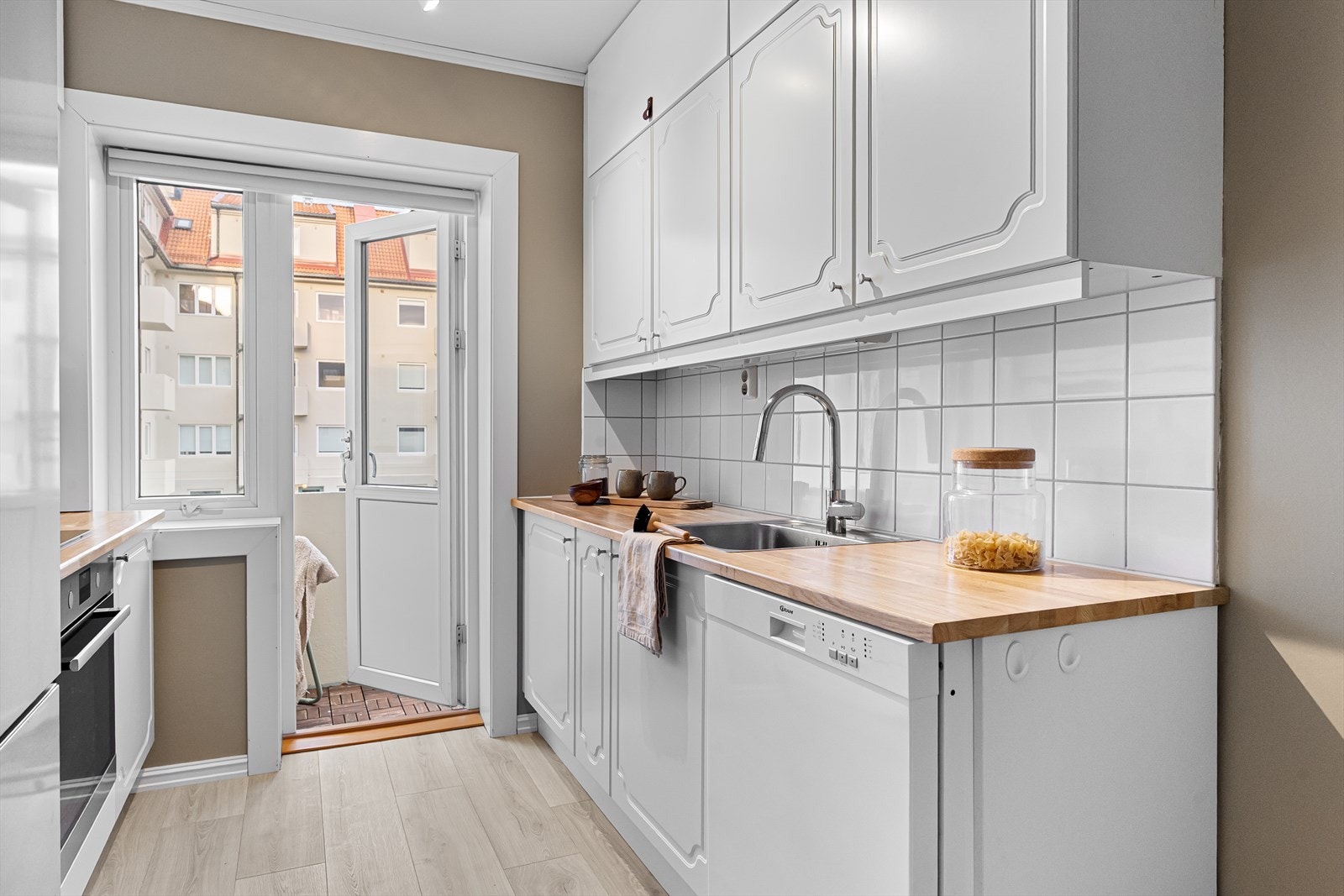 I regi av borettslaget er det også nyere vinduer og altandør, samt fasade og tak. Galleribilde