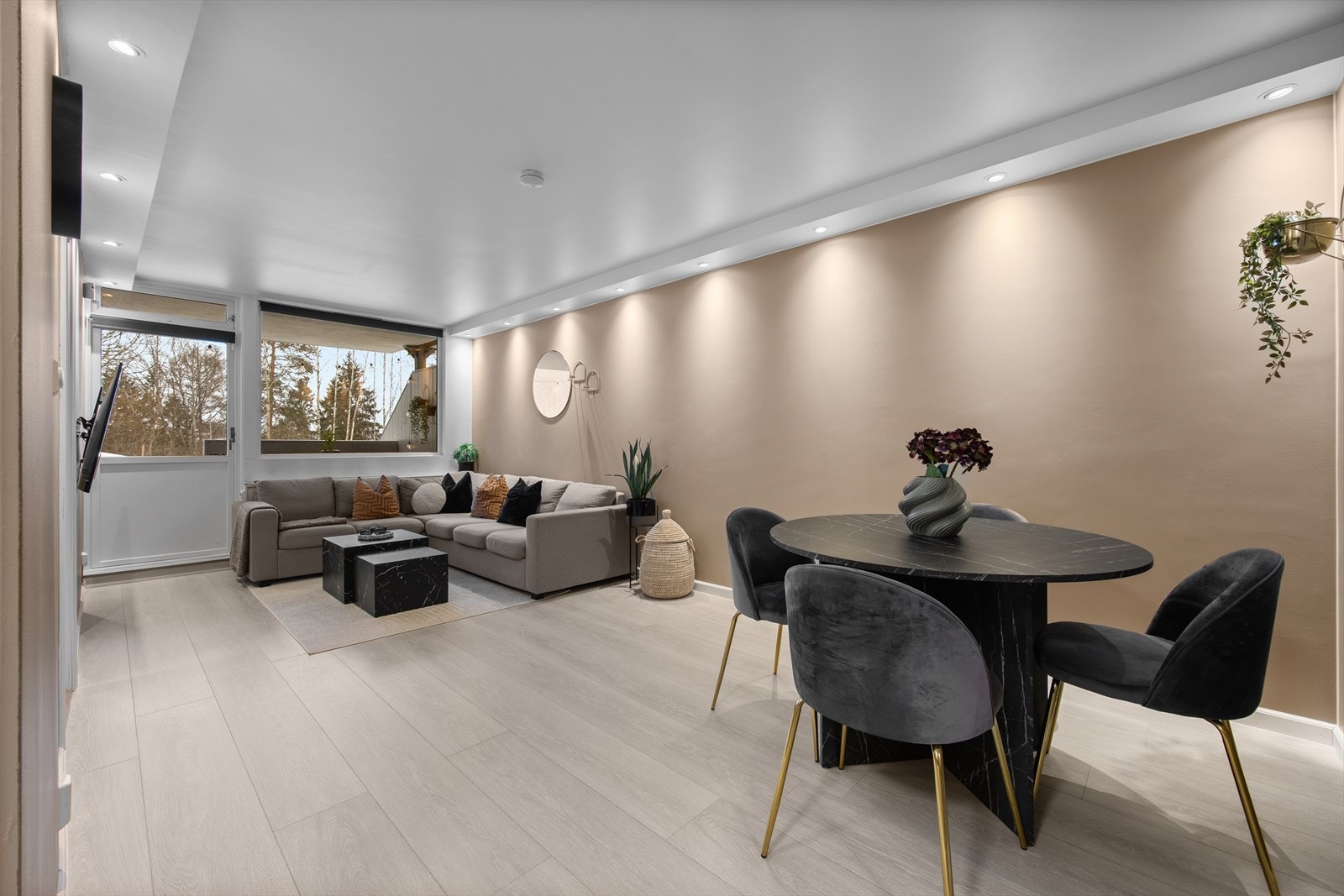 Temoor Sikander v/DNB Eiendom har gleden av å presentere Tante Ulrikkes vei 31! Galleribilde