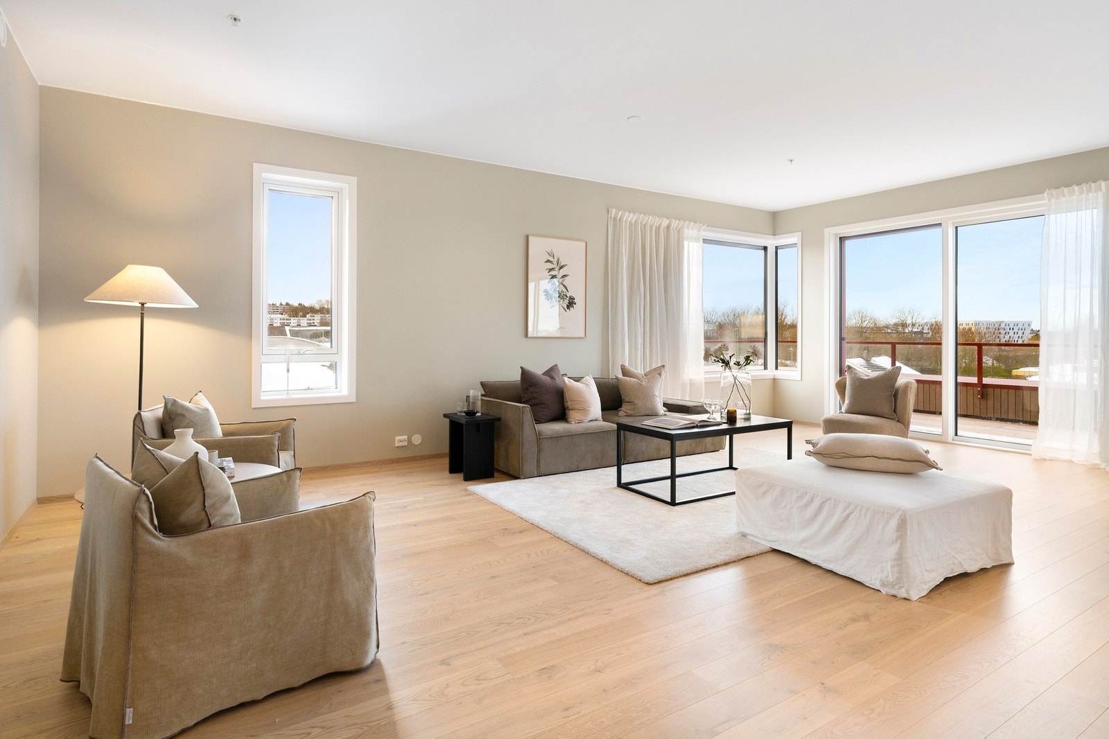 En eksklusiv toppleilighet, som kombinerer det tidløse og moderne for høy komfort. Galleribilde