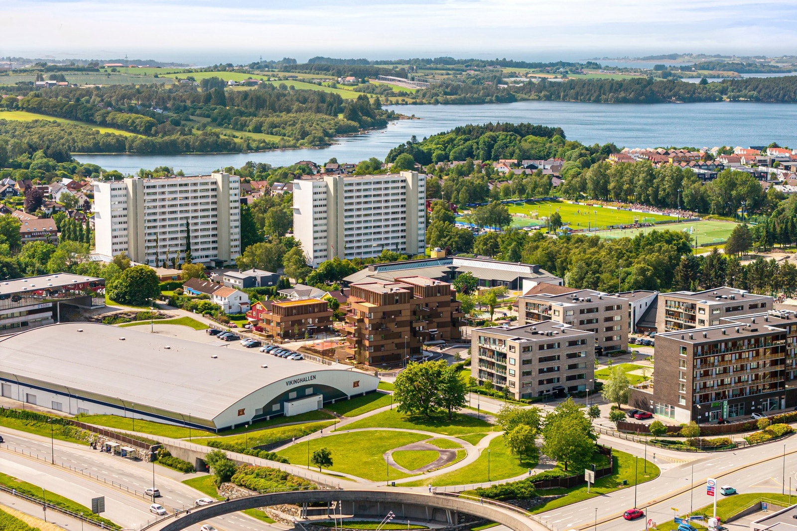 Fra boligen er det ca. 5 min med sykkel til DNB Arena, Stavanger ishall og tennishuset. Galleribilde