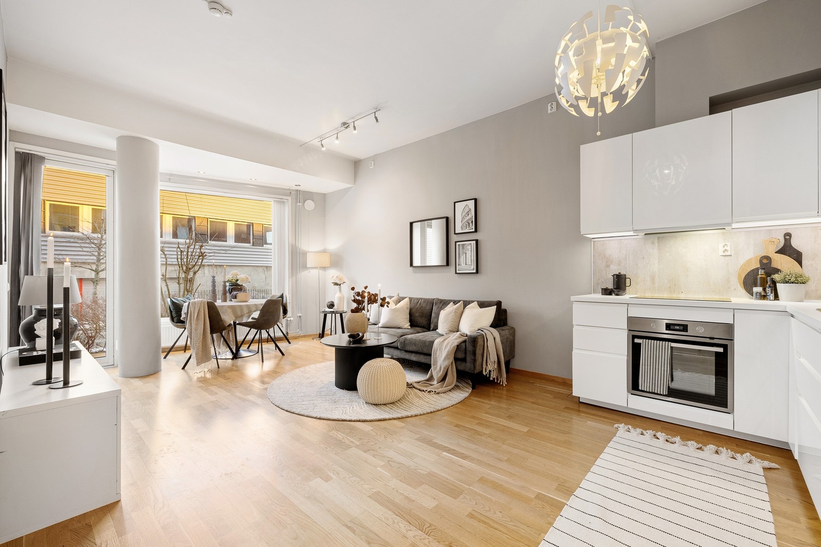 EiendomsMegler 1 v/ Jørund Ivar Volden har gleden av å presentere Håkon Magnussons gate 1 B - En svært pen 3-roms selveierleilighet med 3 meter takhøyde og attraktiv beliggenhet på Lade! Foto: Nonstad Foto (Julian Nonstad) Galleribilde