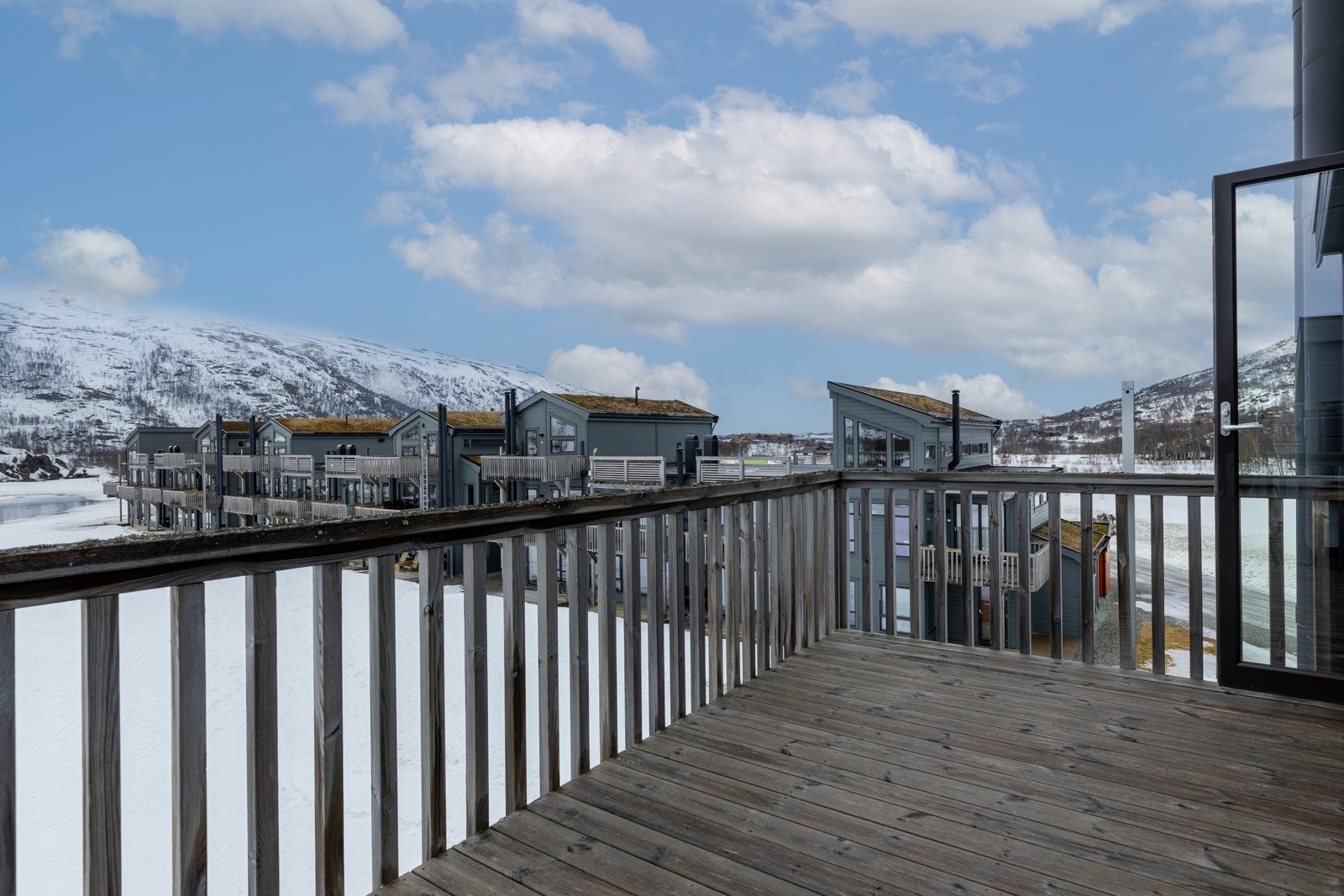 Loftsbalkong, med vidstrakt utsikt. Galleribilde