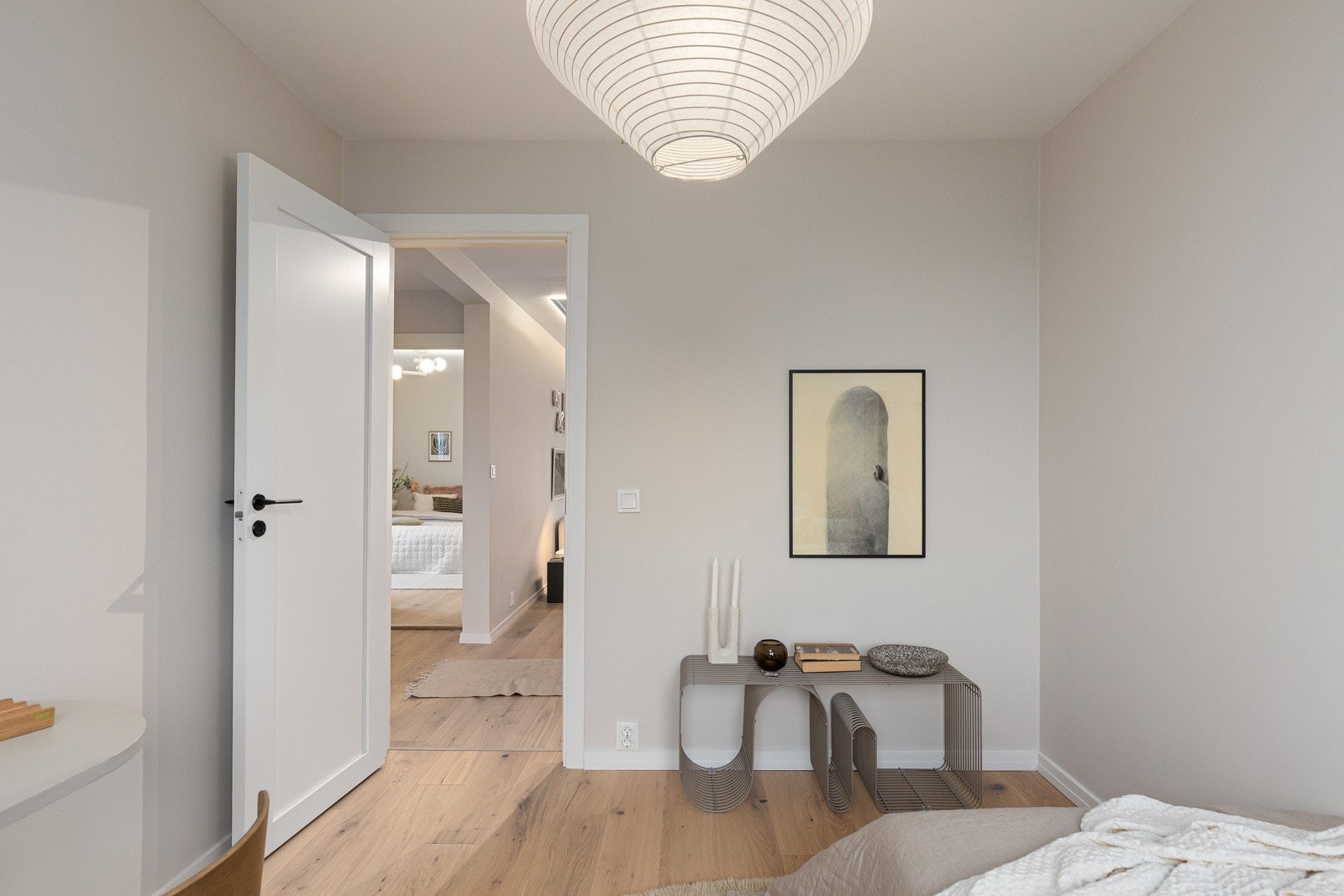 Soverommet har samme gode oppgraderte standard fra 2025 som resten av leiligheten. Galleribilde