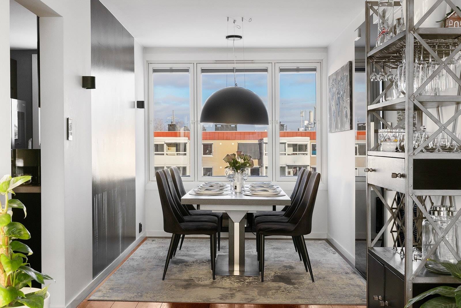 Leiligheten har en god planløsning med separat kjøkken og egen spisestue. Galleribilde