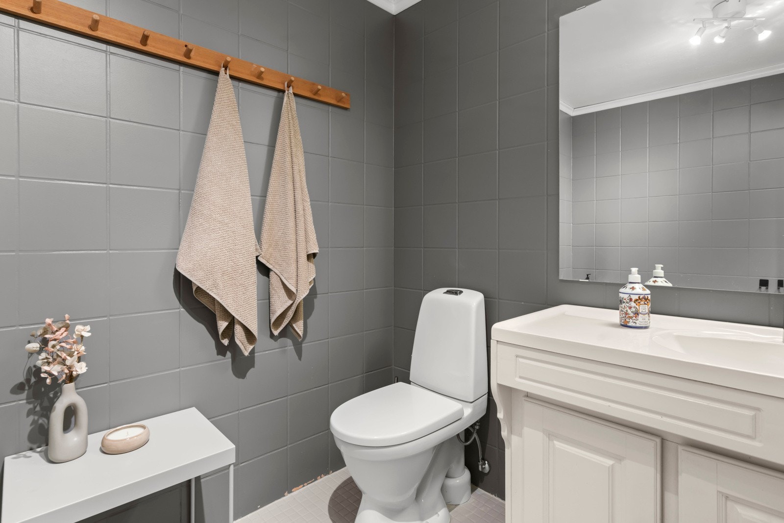 Ved siden av dette baderommet er det tilgang på vaskerom. Galleribilde