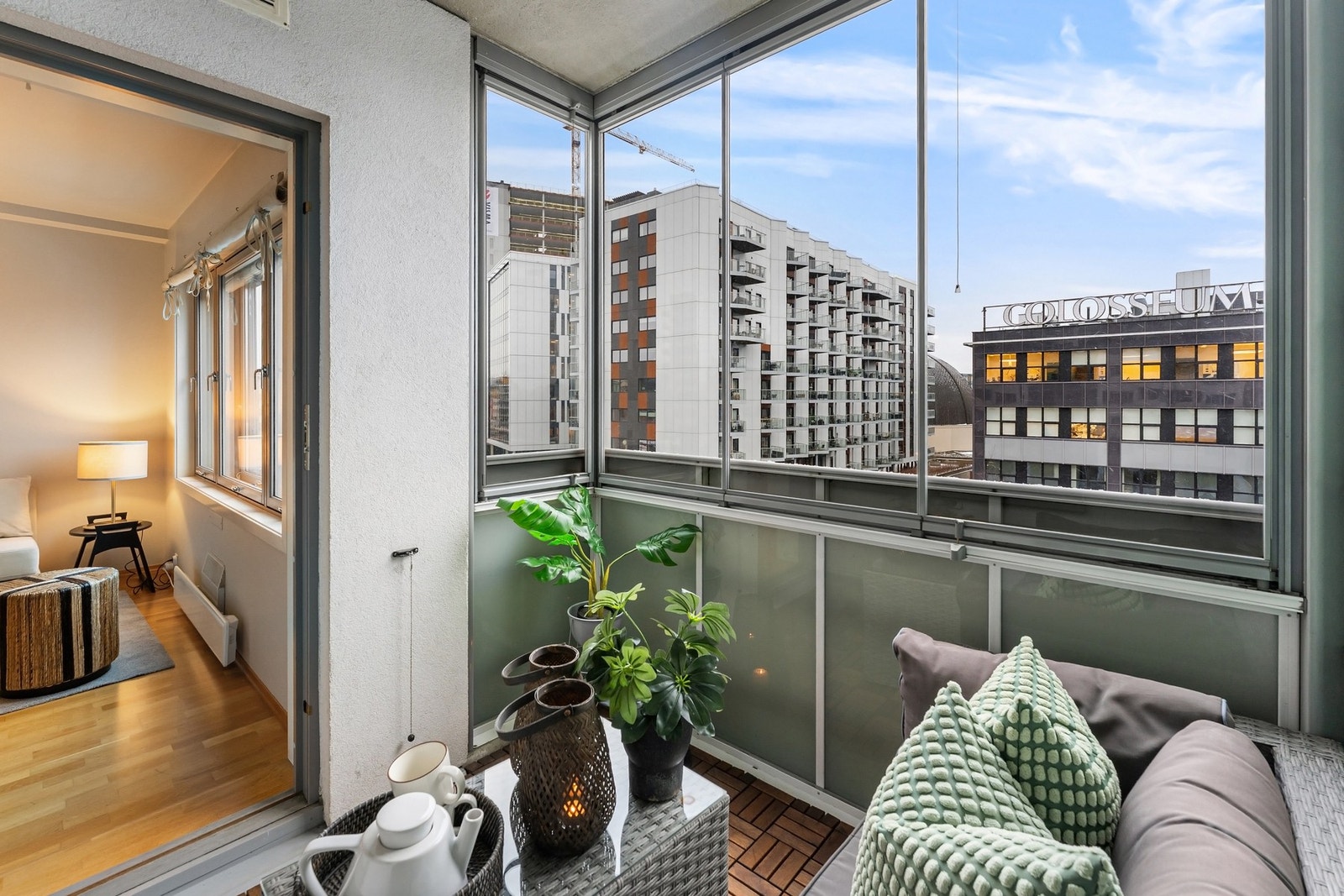 Fin plass til balkongmøblement - Utstyrt med belysning og stikkontakt. Galleribilde