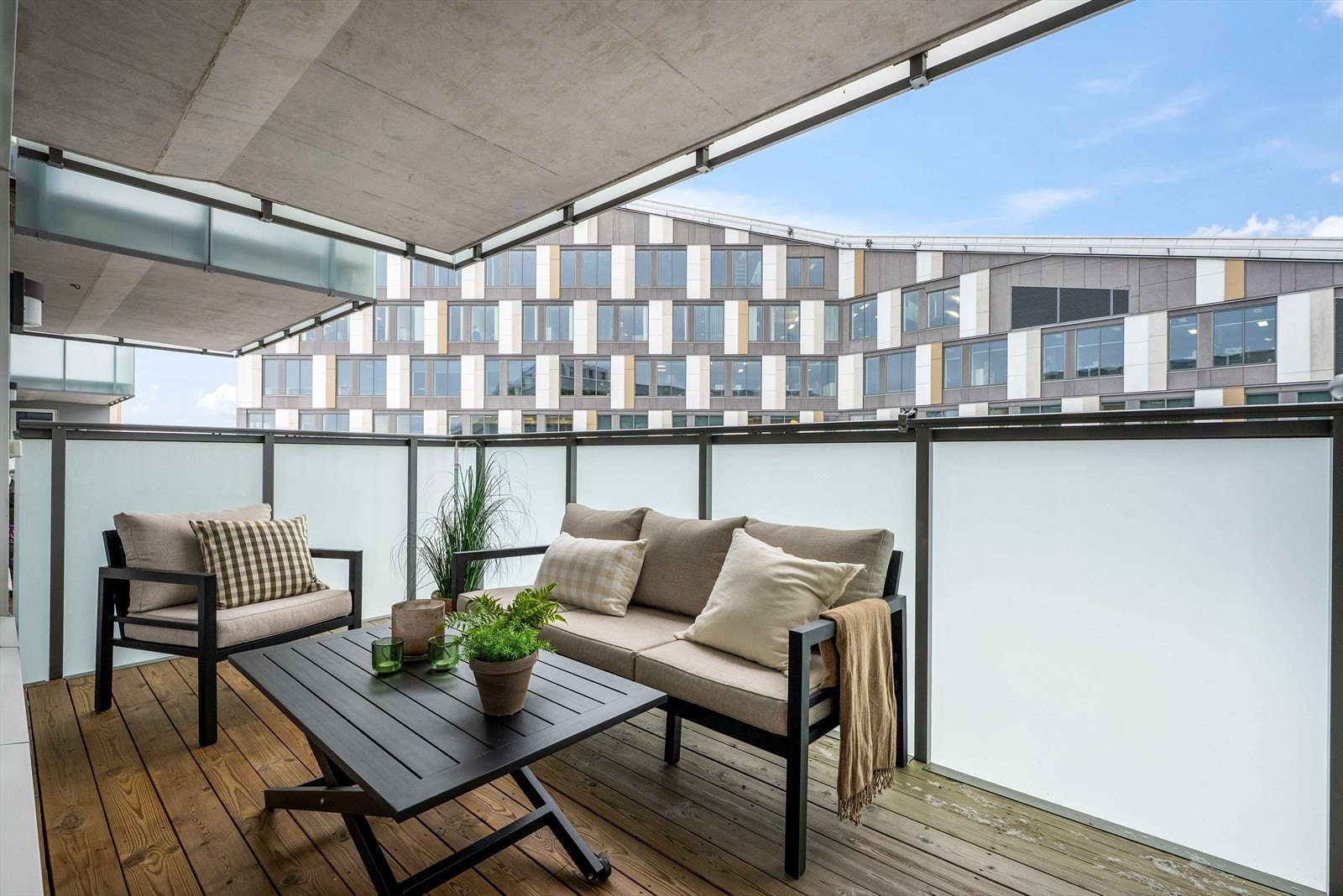 Her kan solen nytes fra tidlig formiddag til sen ettermiddag Galleribilde