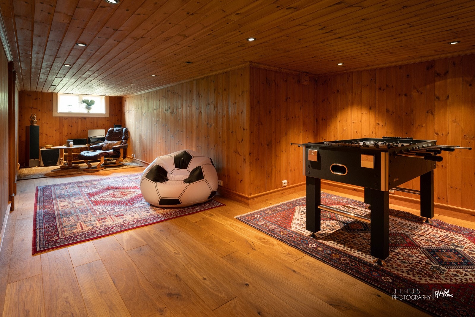 I kjeller er det rom brukt til kjellerstue med plass til lek og morro for alle. Disse er på tegninger og i kommune merket som bod. Galleribilde