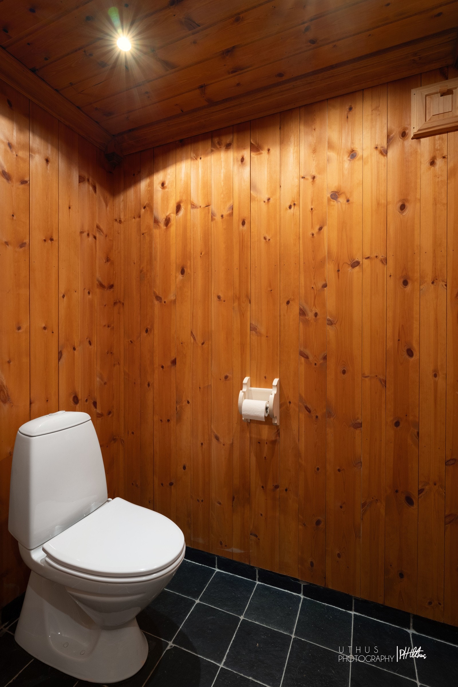 Tilhørende toalett Galleribilde