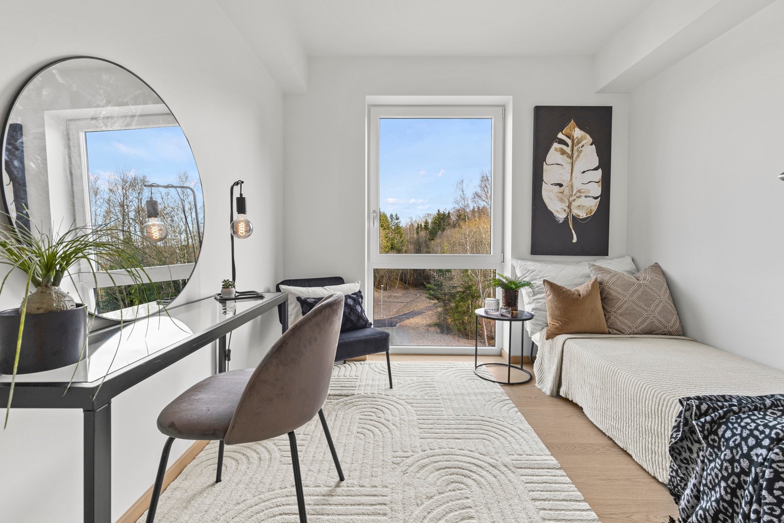 Pent soverom 2 med god plass til enkeltseng/dobbeltseng etter ønske Galleribilde