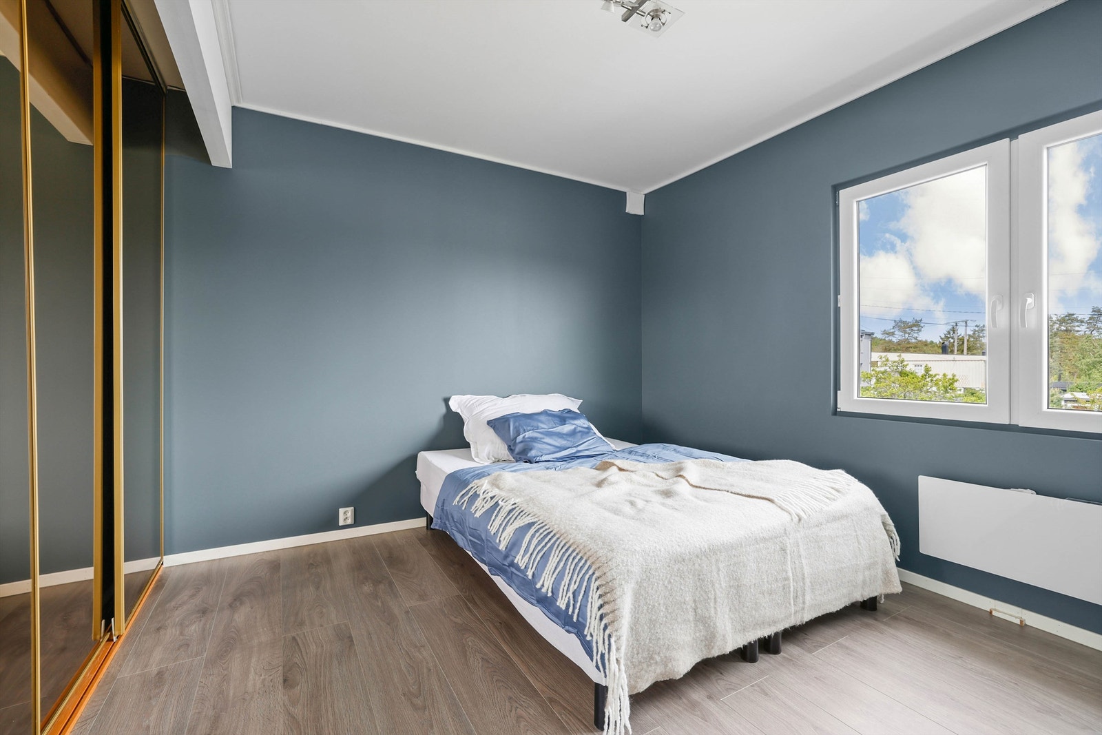 Boligens tre soverom er alle nylig pusset opp. Galleribilde