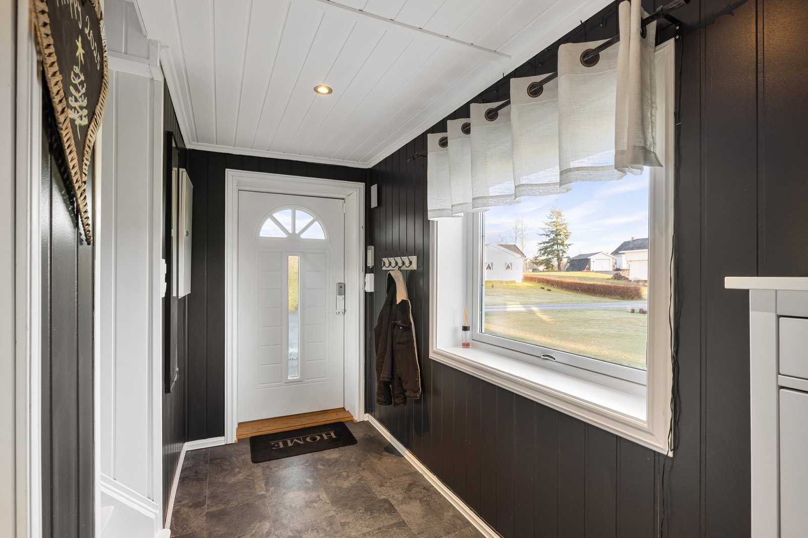 Praktisk kodelås på ytterdøren. Galleribilde